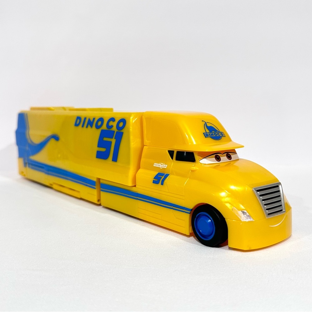 Disney Pixar Cars 3 Cruz Ramirez Hauler Playset Mattel